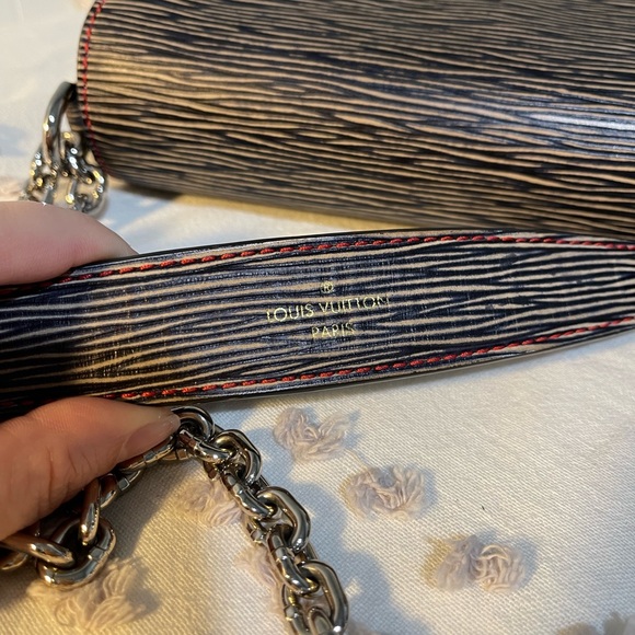 ✨SOLD✨Louis Vuitton Twist MM - Picture 4 of 15